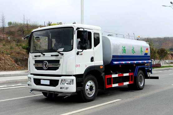 怎樣排除灑水車柴油機(jī)過早、過遲的噴油現(xiàn)象？